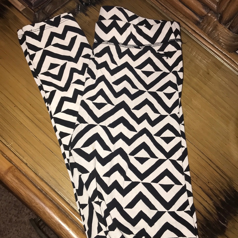 Pink Victoria’s Secret fun legging